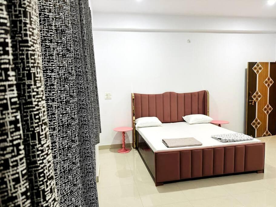 Ajnara 2 * Varanasi
