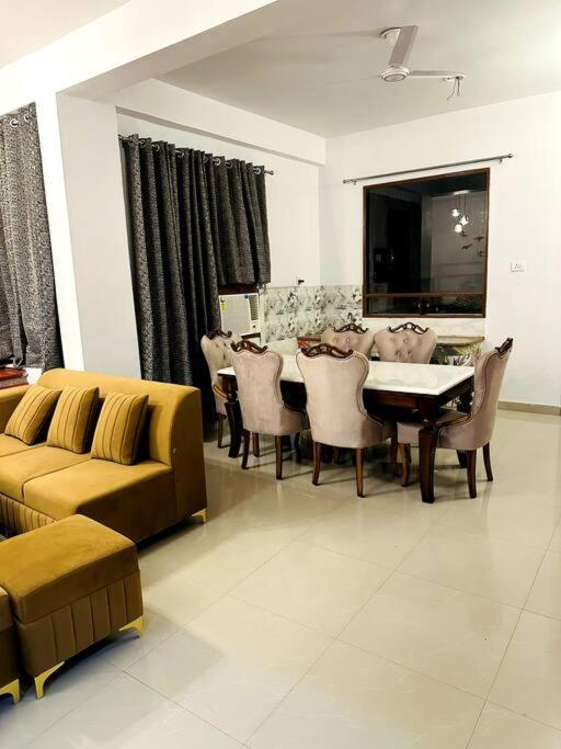 Ajnara 2 Apartment Varanasi