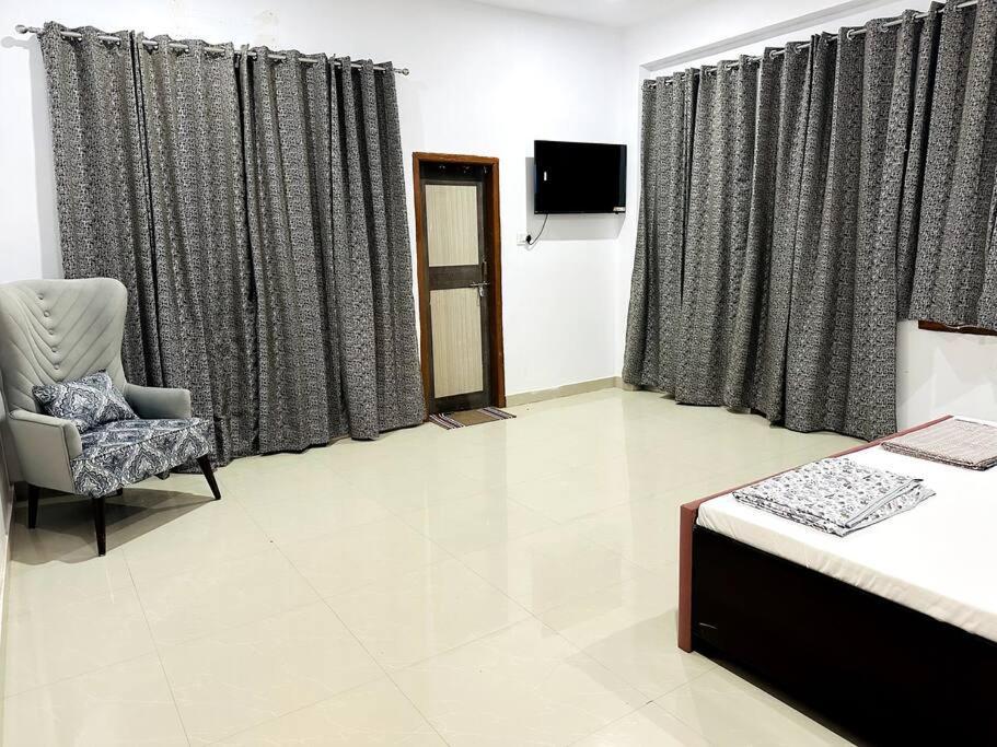 Ajnara 2 Apartment Varanasi